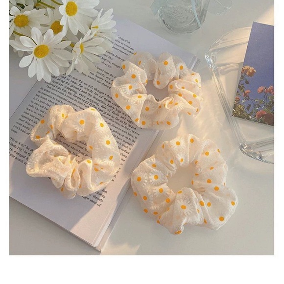 💕LAST ONE Daisy floral Embroidery  hair tie - Picture 8 of 8